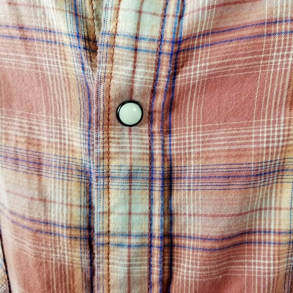 Western Pearl Snap Plaid Short Sleeve N31-0113P - Picture 5 of 6